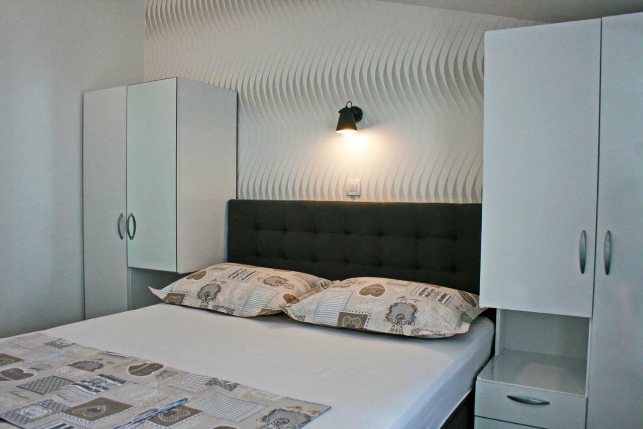 Apartment Mira II Drasnice Kültér fotó